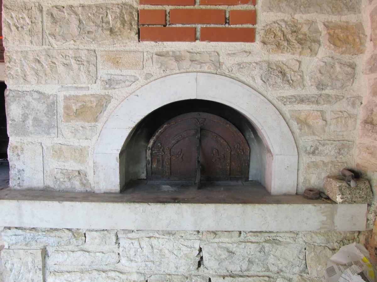 Apartments Vesna With Pool - New! Sveti Lovreč Pazenatički Εξωτερικό φωτογραφία